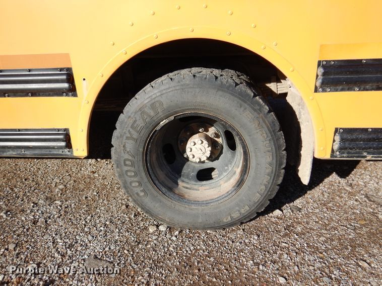 image for item JT9440 2007 GMC Savana G3500  Thomas Minotou school bus