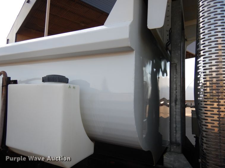 image for item KK9783 2011 International 7400  dump truck