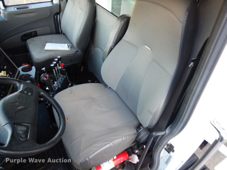 image for item KK9783 2011 International 7400  dump truck