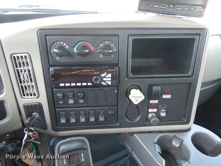 image for item KK9783 2011 International 7400  dump truck