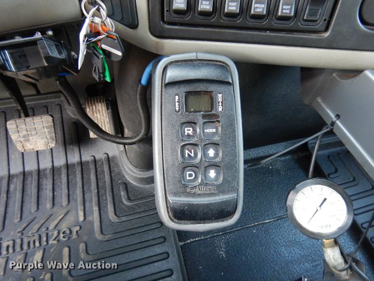 image for item KK9783 2011 International 7400  dump truck