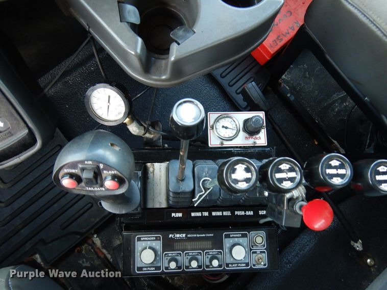 image for item KK9783 2011 International 7400  dump truck