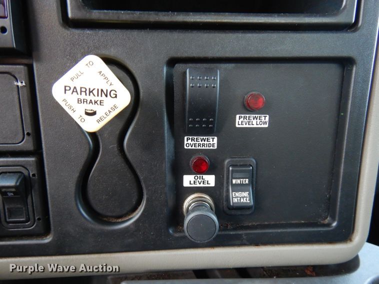 image for item KK9783 2011 International 7400  dump truck