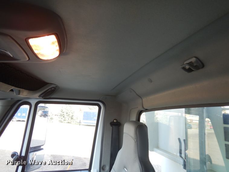 image for item KK9783 2011 International 7400  dump truck