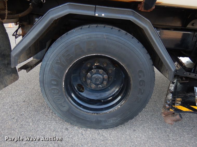 image for item KK9783 2011 International 7400  dump truck