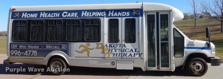 image for item KO9168 2009 Ford E450 Super Duty  shuttle bus