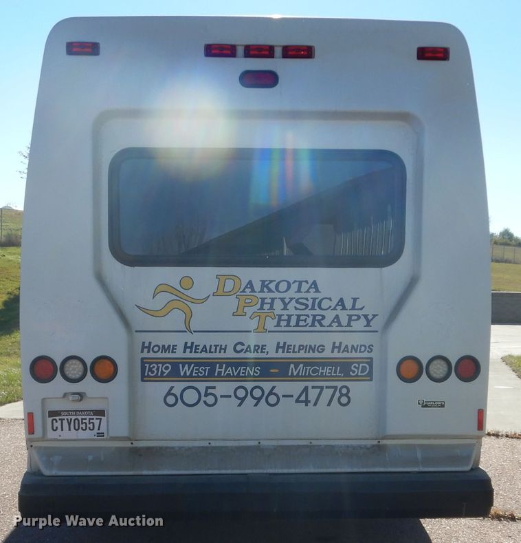 image for item KO9168 2009 Ford E450 Super Duty  shuttle bus