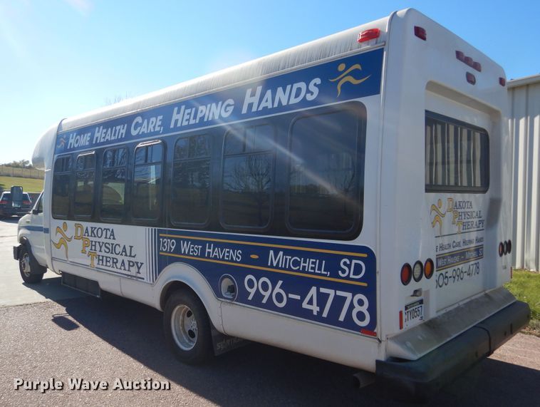 image for item KO9168 2009 Ford E450 Super Duty  shuttle bus