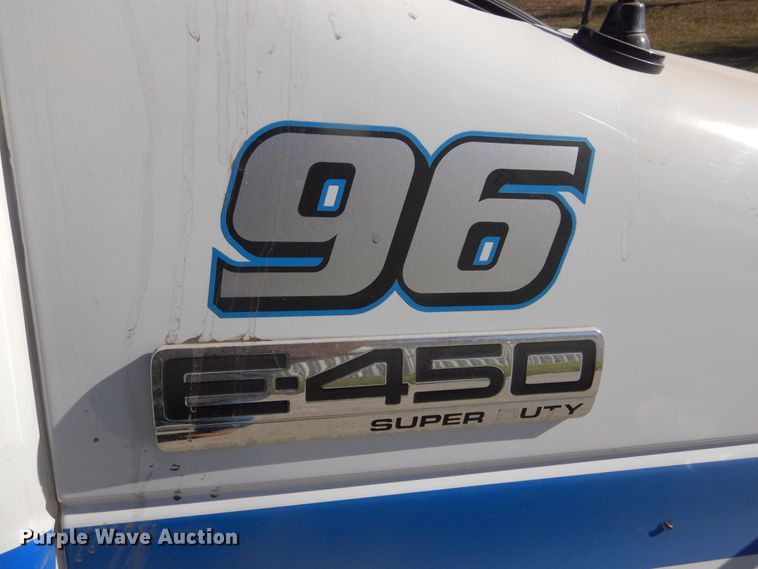 image for item KO9168 2009 Ford E450 Super Duty  shuttle bus