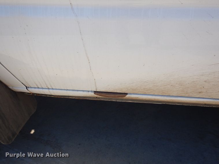 image for item KO9168 2009 Ford E450 Super Duty  shuttle bus