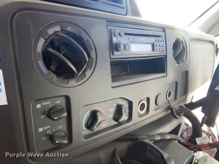 image for item KO9168 2009 Ford E450 Super Duty  shuttle bus