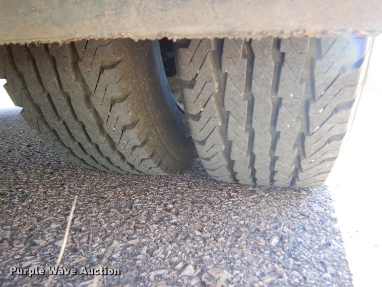 image for item KO9168 2009 Ford E450 Super Duty  shuttle bus