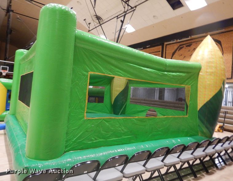 image for item KO9171 Bounce house