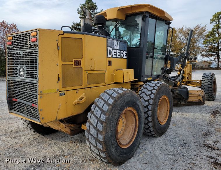 image for item KQ9079 2006 John Deere 770D  motor grader