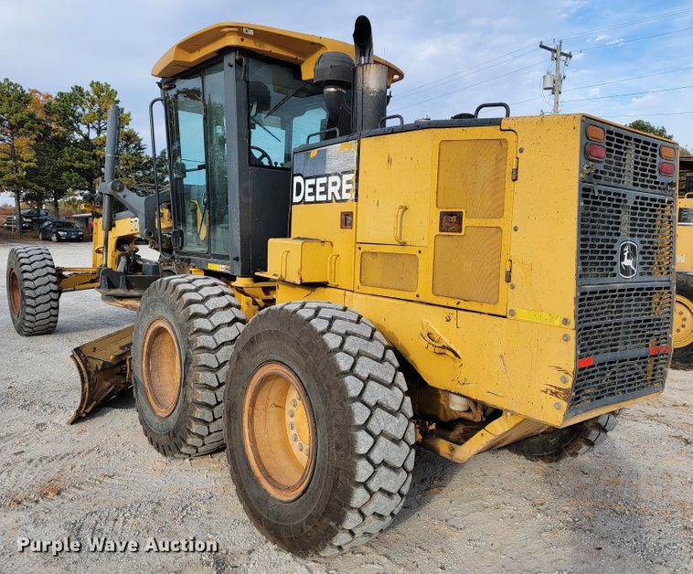 image for item KQ9079 2006 John Deere 770D  motor grader