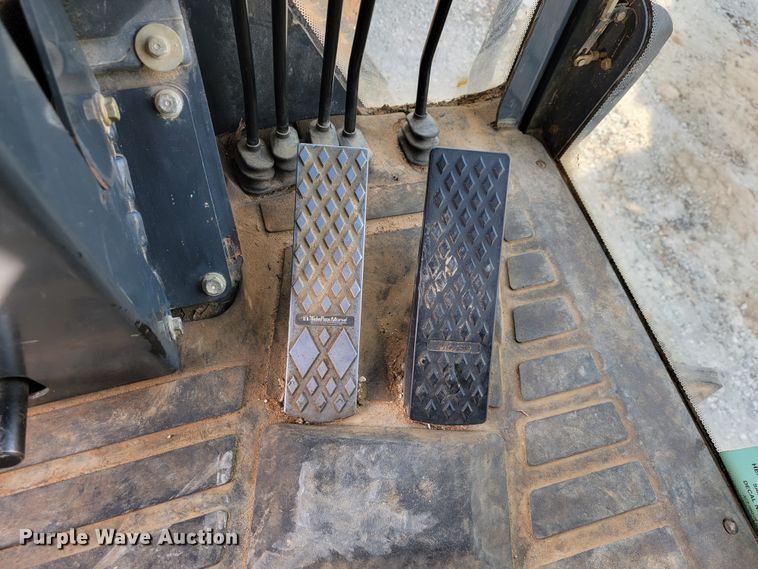 image for item KQ9079 2006 John Deere 770D  motor grader