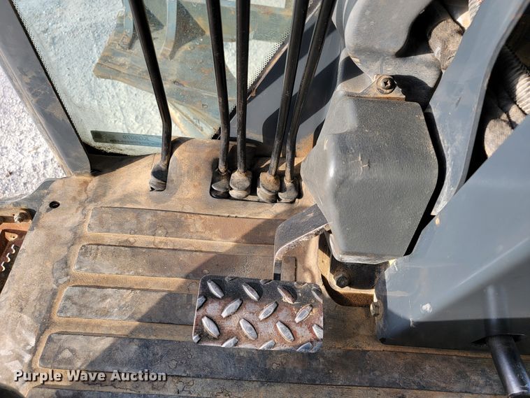 image for item KQ9079 2006 John Deere 770D  motor grader