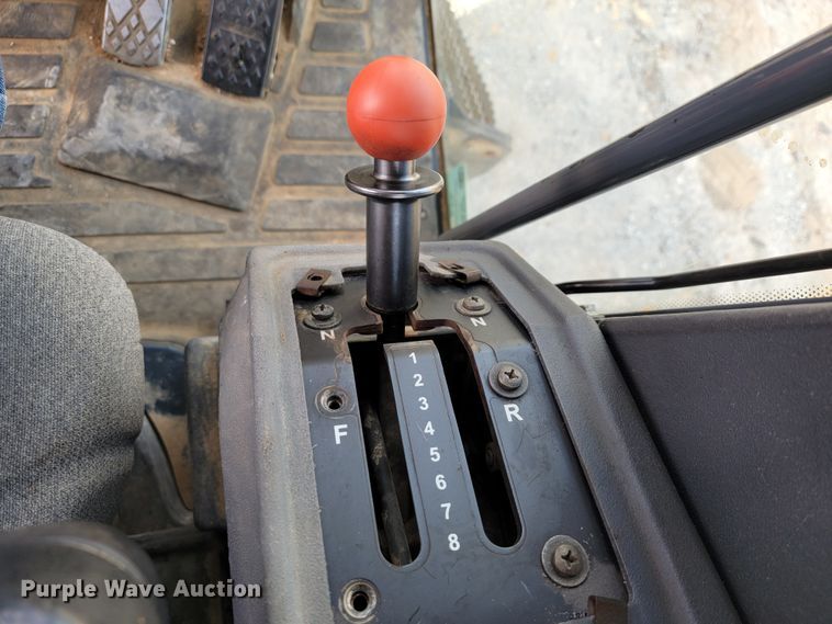 image for item KQ9079 2006 John Deere 770D  motor grader