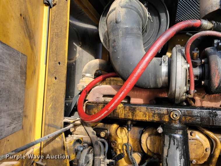 image for item KQ9079 2006 John Deere 770D  motor grader