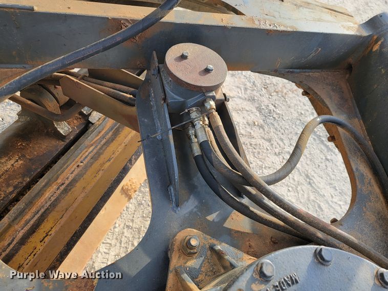 image for item KQ9079 2006 John Deere 770D  motor grader