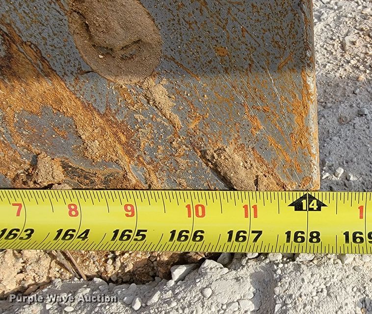 image for item KQ9079 2006 John Deere 770D  motor grader