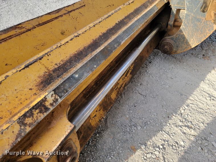 image for item KQ9079 2006 John Deere 770D  motor grader