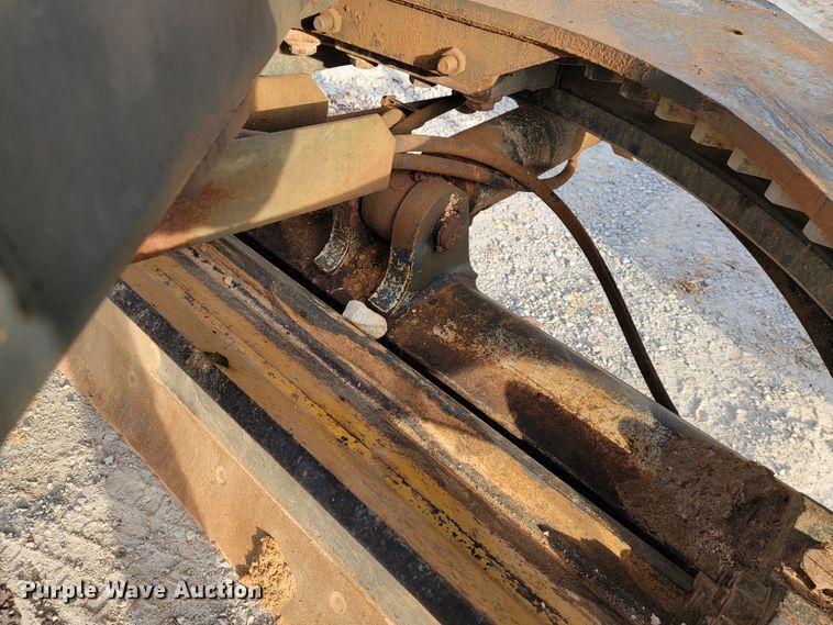 image for item KQ9079 2006 John Deere 770D  motor grader