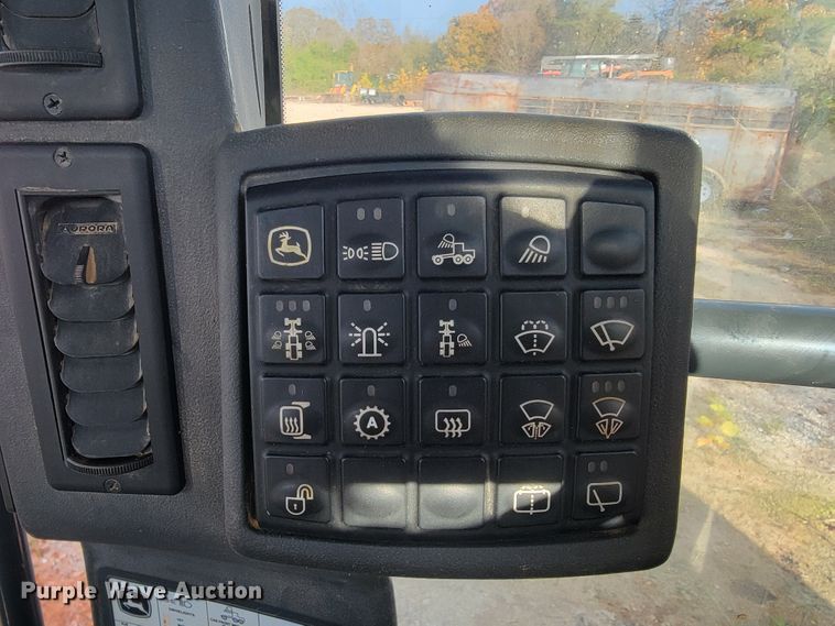 image for item KQ9082 2007 John Deere 670D  motor grader