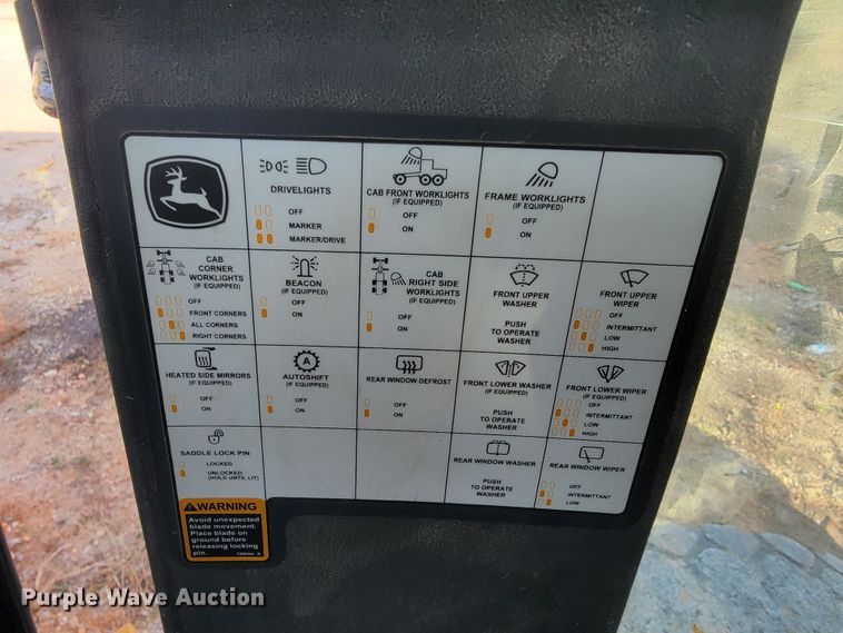 image for item KQ9082 2007 John Deere 670D  motor grader