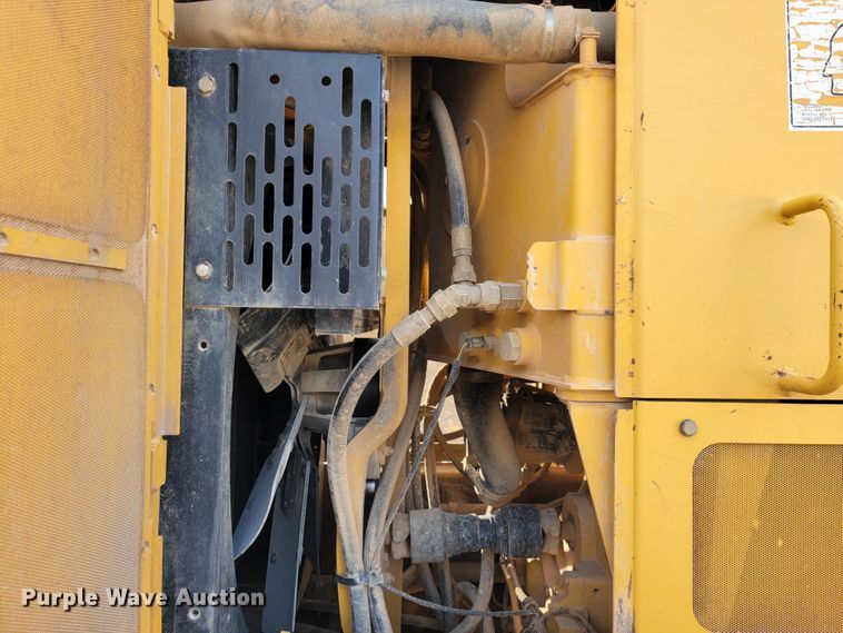 image for item KQ9082 2007 John Deere 670D  motor grader