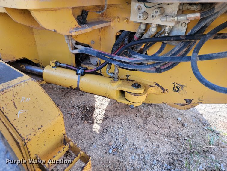 image for item KQ9082 2007 John Deere 670D  motor grader