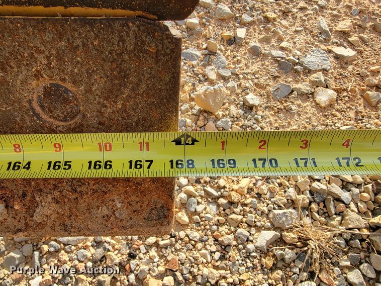 image for item KQ9082 2007 John Deere 670D  motor grader