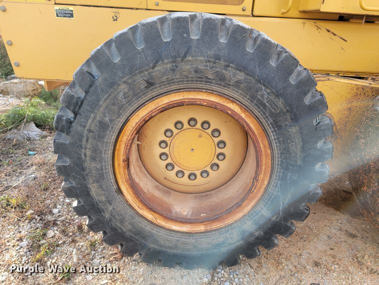 image for item KQ9082 2007 John Deere 670D  motor grader