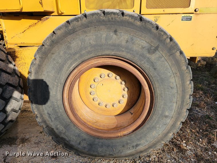 image for item KQ9082 2007 John Deere 670D  motor grader