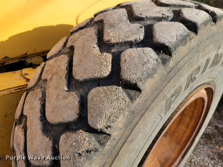 image for item KQ9082 2007 John Deere 670D  motor grader