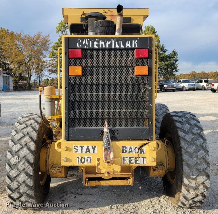 image for item KQ9083 2002 Caterpillar 140H  motor grader