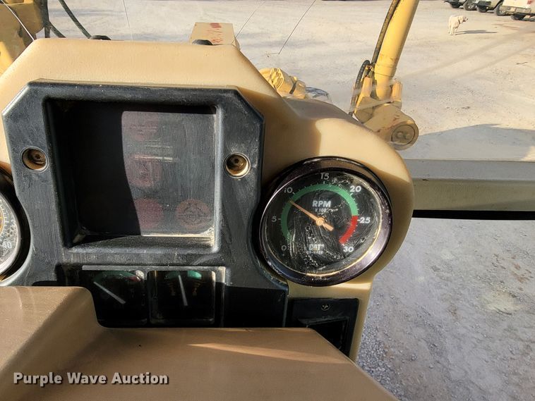 image for item KQ9083 2002 Caterpillar 140H  motor grader