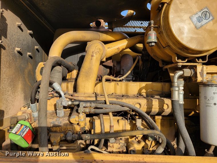 image for item KQ9083 2002 Caterpillar 140H  motor grader