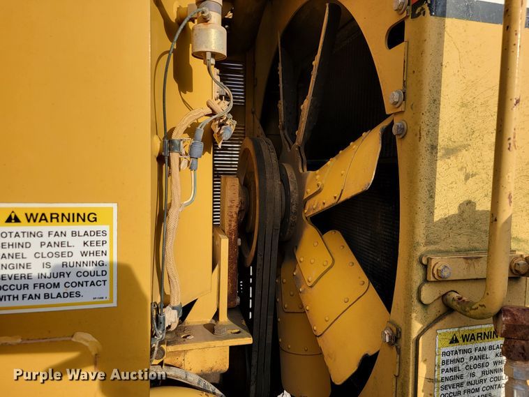 image for item KQ9083 2002 Caterpillar 140H  motor grader