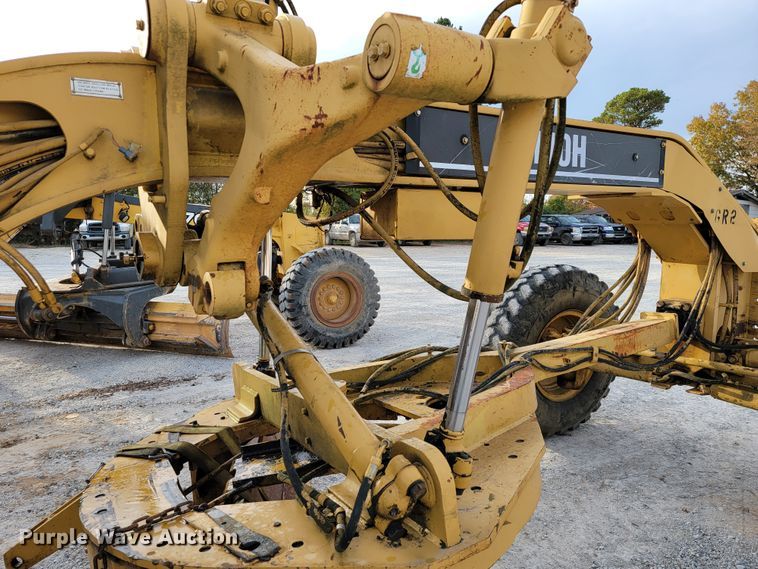 image for item KQ9083 2002 Caterpillar 140H  motor grader