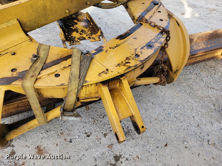 image for item KQ9083 2002 Caterpillar 140H  motor grader