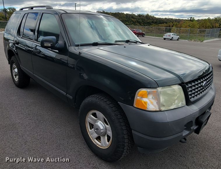 image for item KQ9097 2004 Ford Explorer  SUV