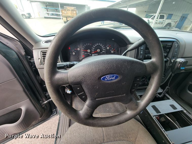 image for item KQ9097 2004 Ford Explorer  SUV
