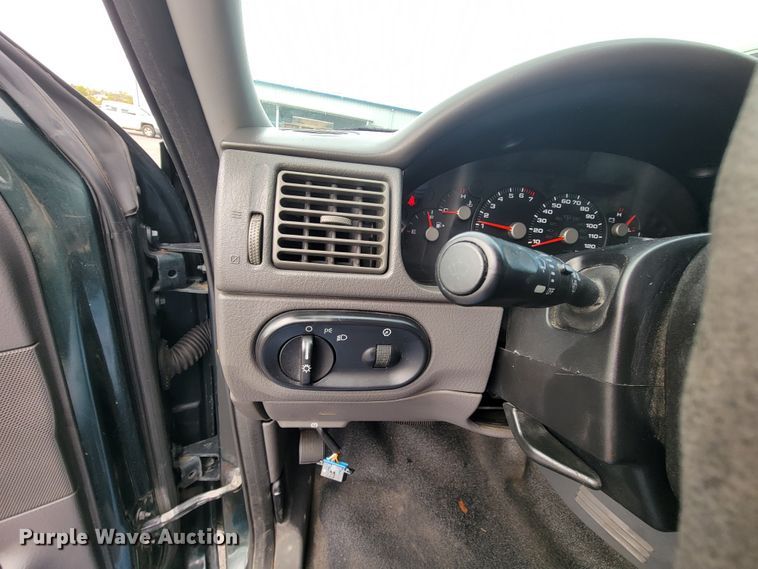 image for item KQ9097 2004 Ford Explorer  SUV