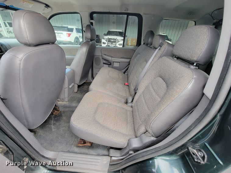 image for item KQ9097 2004 Ford Explorer  SUV