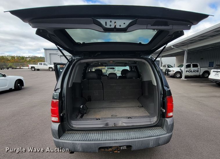 image for item KQ9097 2004 Ford Explorer  SUV