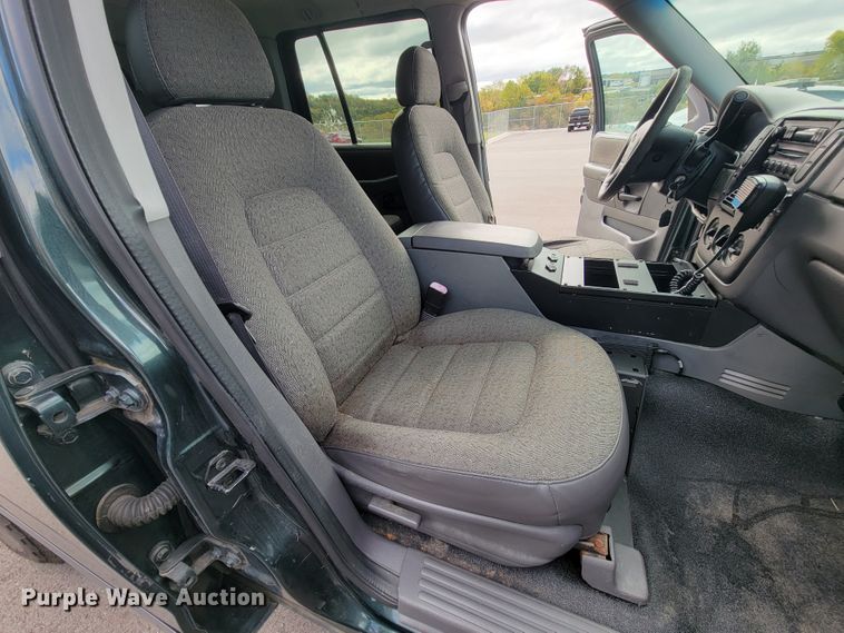 image for item KQ9097 2004 Ford Explorer  SUV