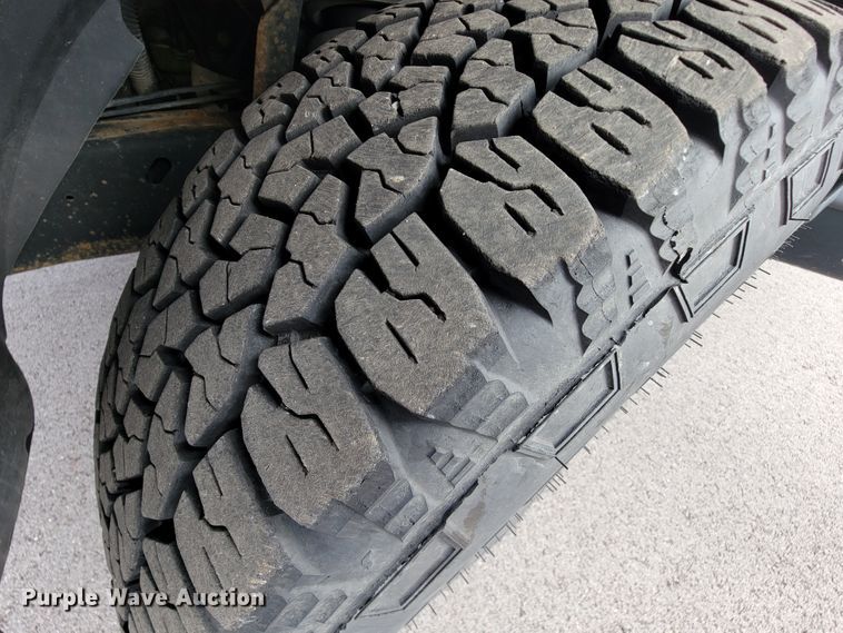 image for item KQ9097 2004 Ford Explorer  SUV