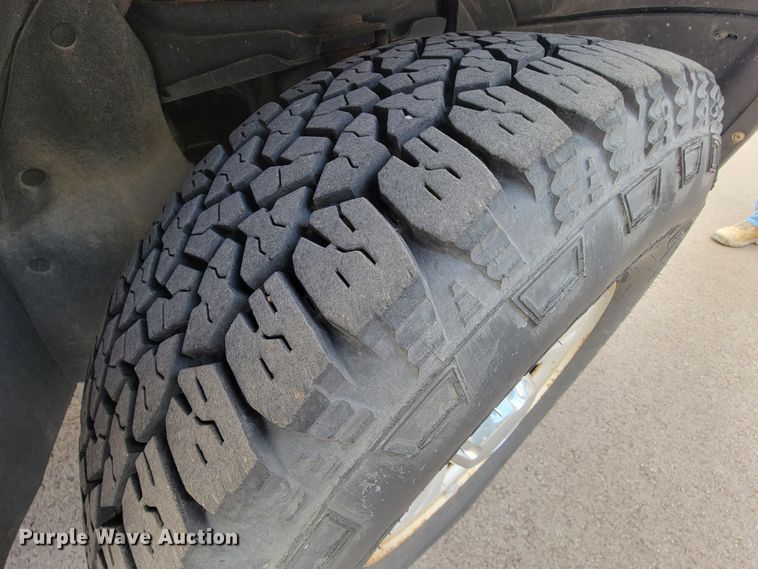 image for item KQ9097 2004 Ford Explorer  SUV