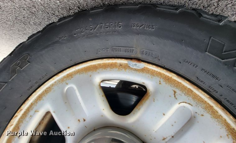 image for item KQ9097 2004 Ford Explorer  SUV